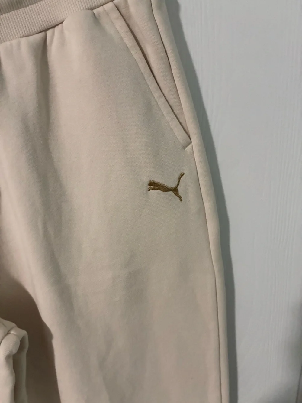 Puma Cream Sweatpants with Gold Logo - Picture 3 of 4